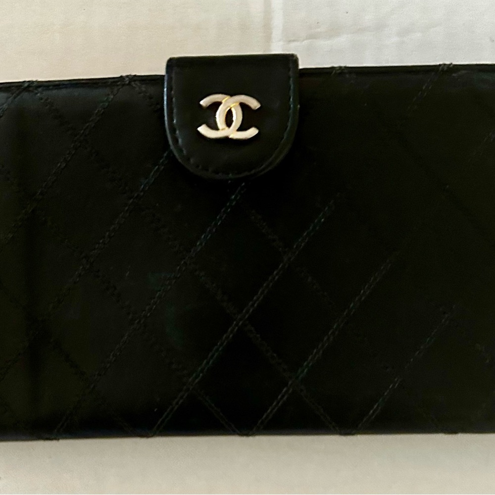 Chanel Black Quilted Wallet with COA - Picture 1 of 4